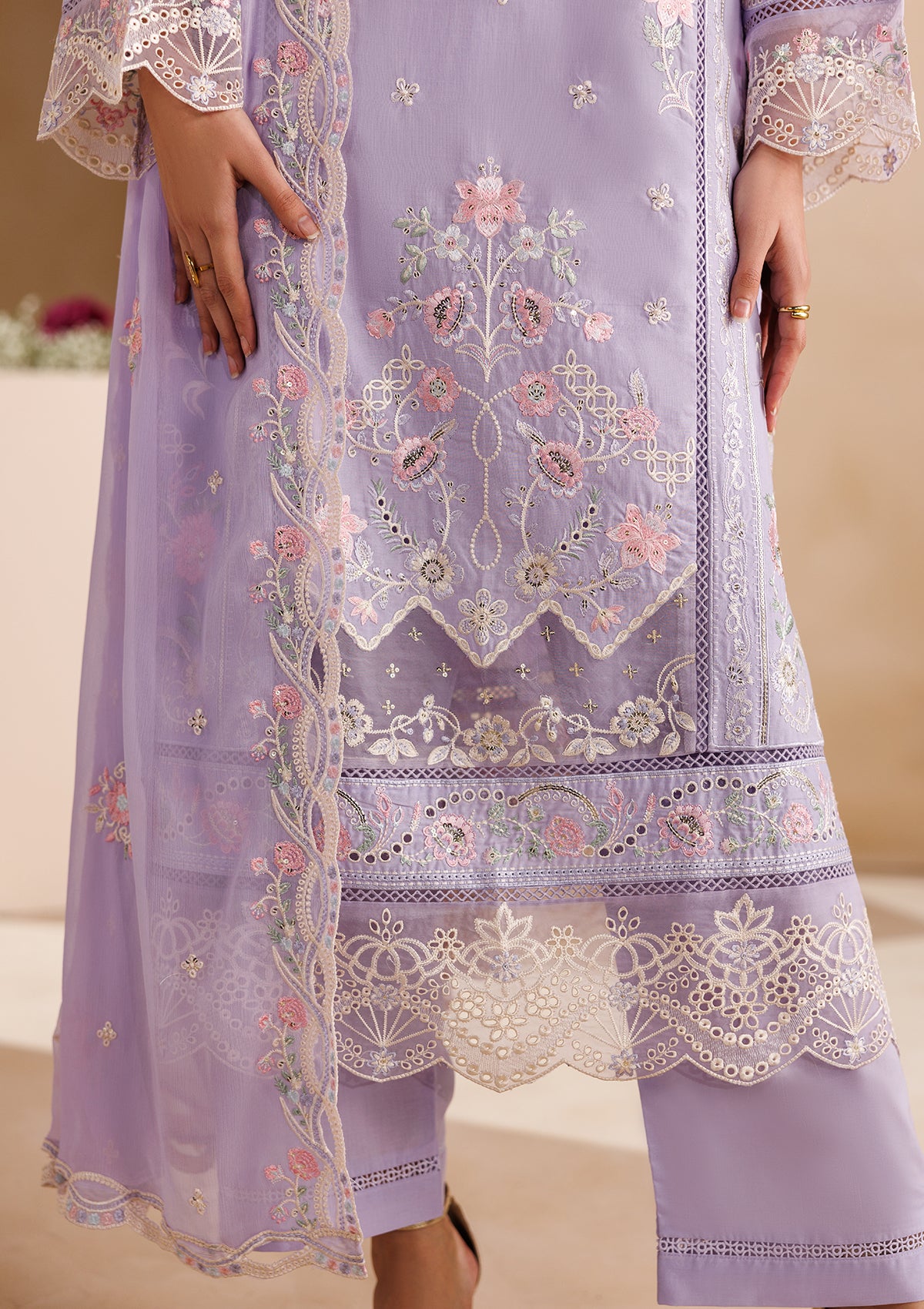 LUXURY Embroidered LAWN BT006719-LPR