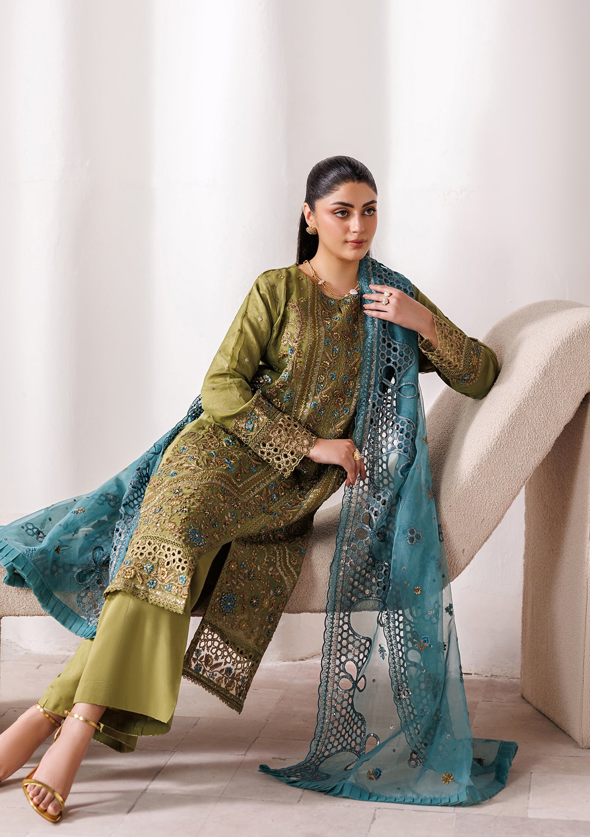 LUXURY Embroidered organza  BT006825-OLV