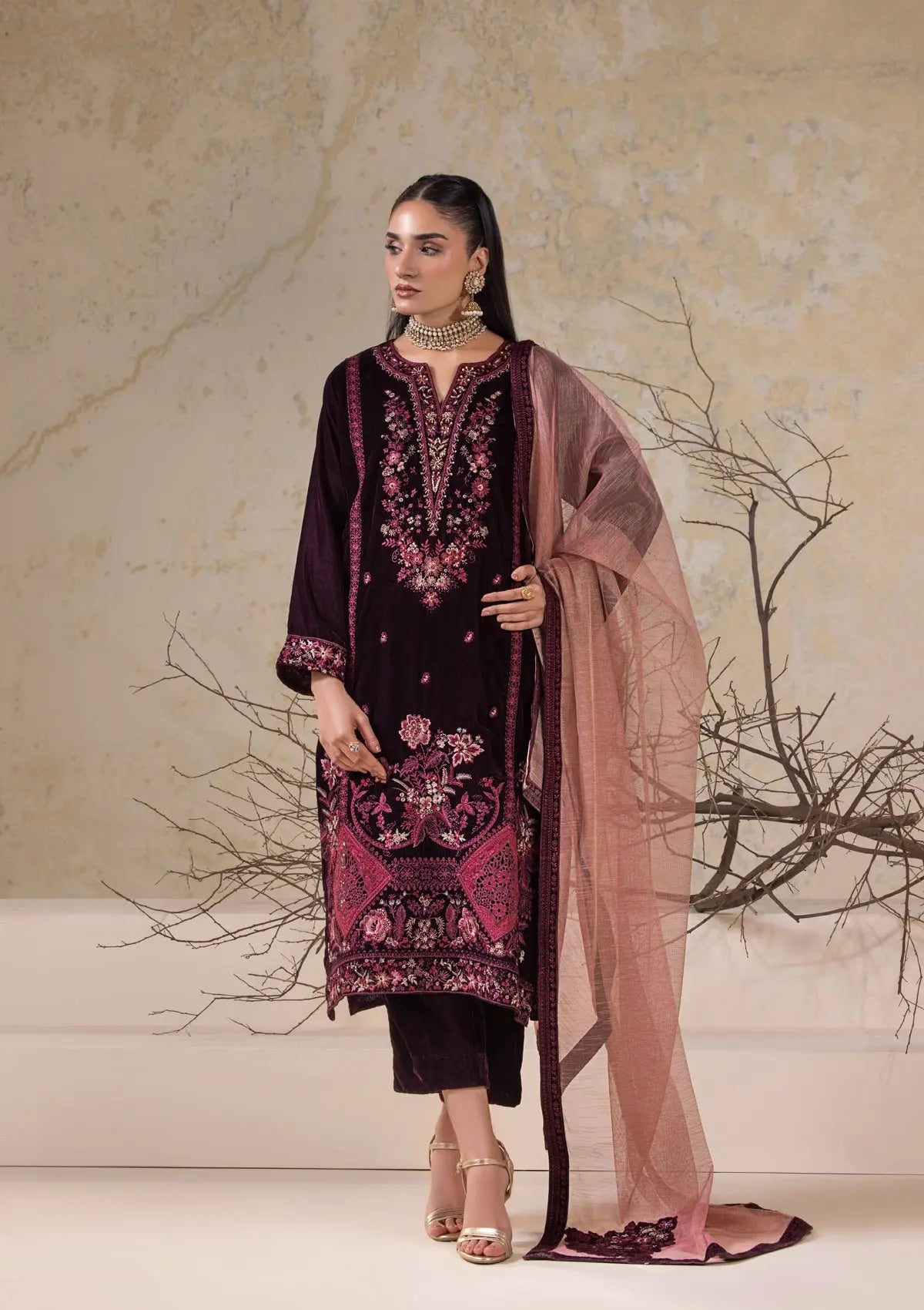 3 Piece Embroidered Velvet BT-3975 Bin Tayyab