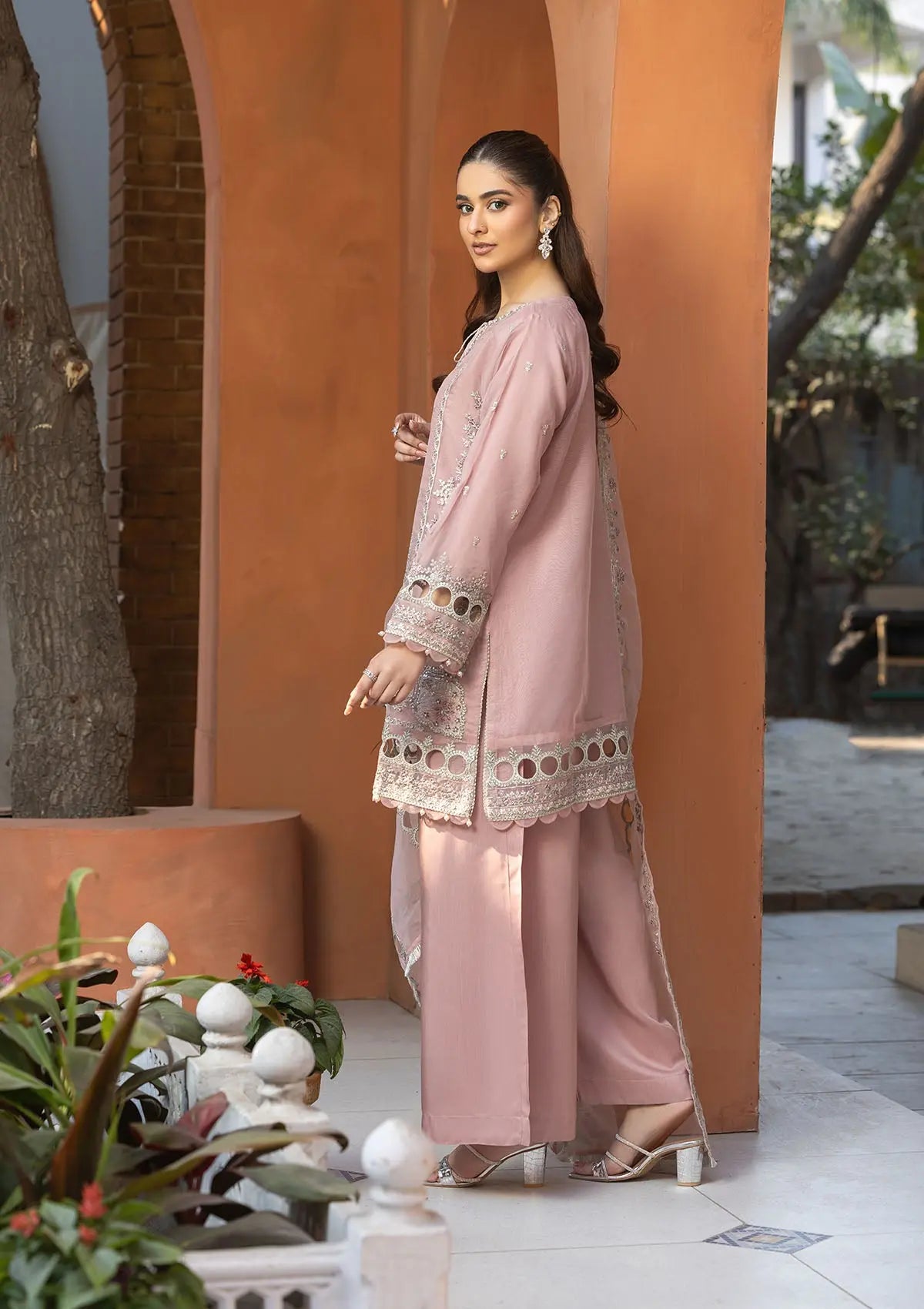 (BT006048-LPNK) Bin Tayyab