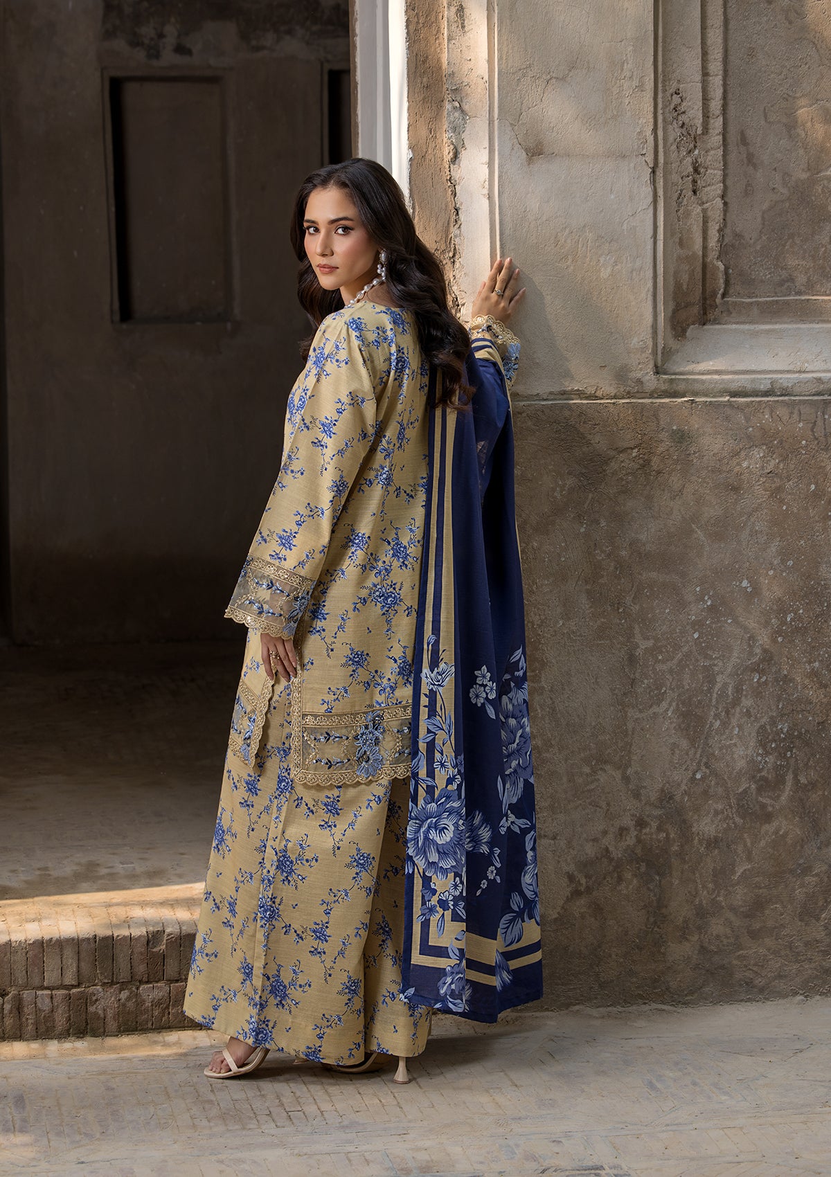 EMBROIDERED KHADDAR BT6513-LMN