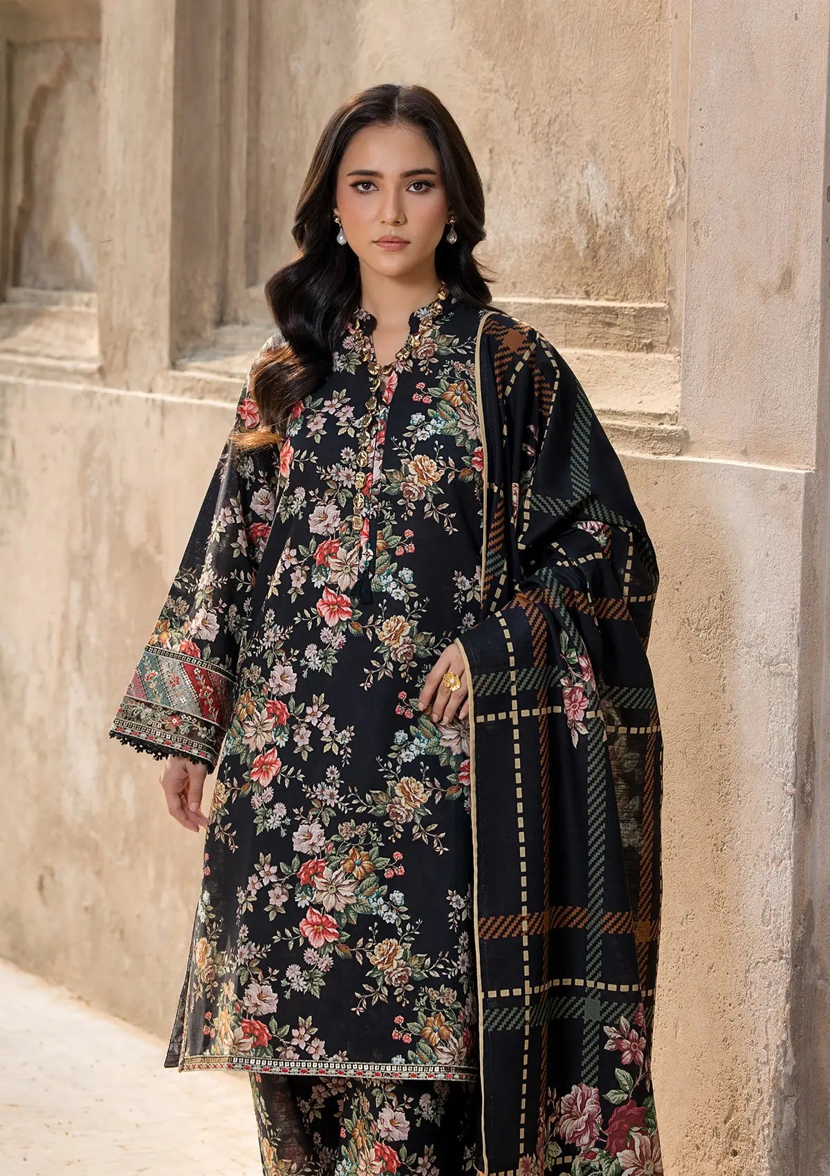 EMBROIDERED KHADDAR BT6513-SBK Bin Tayyab
