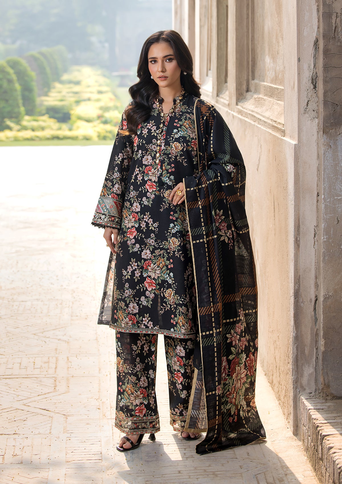 EMBROIDERED KHADDAR BT6513-SBK