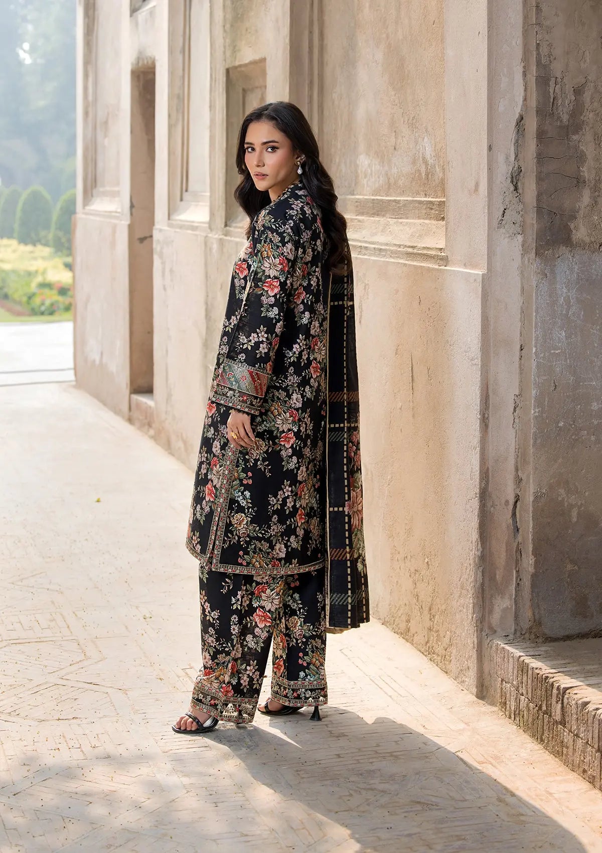 EMBROIDERED KHADDAR BT6513-SBK Bin Tayyab