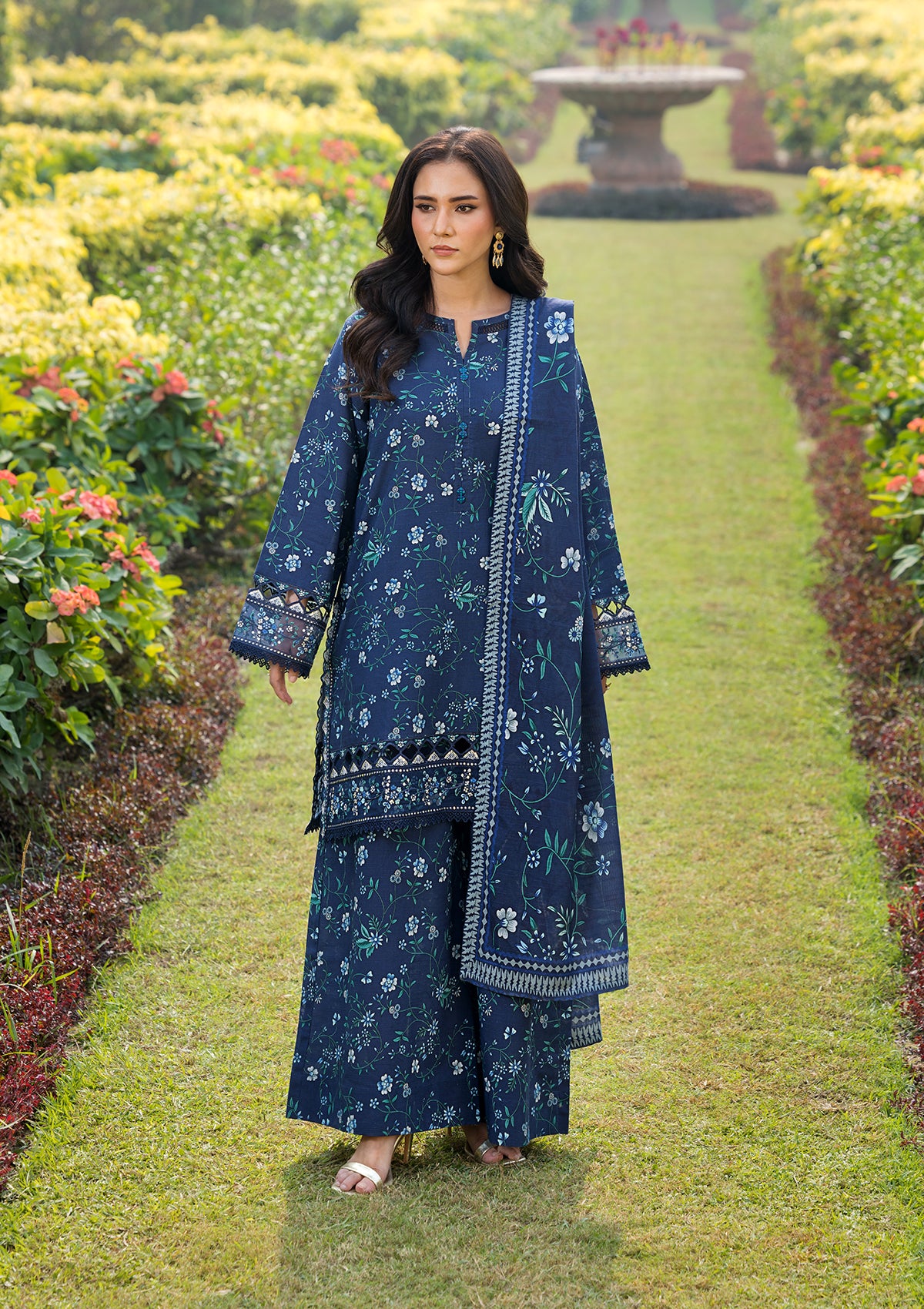 EMBROIDERED KHADDAR BT6513-DBL