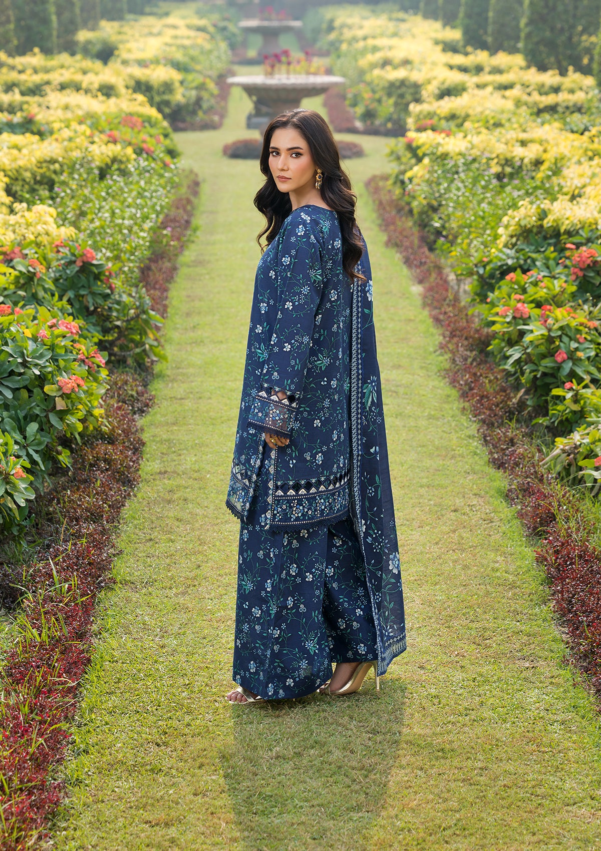 EMBROIDERED KHADDAR BT6513-DBL