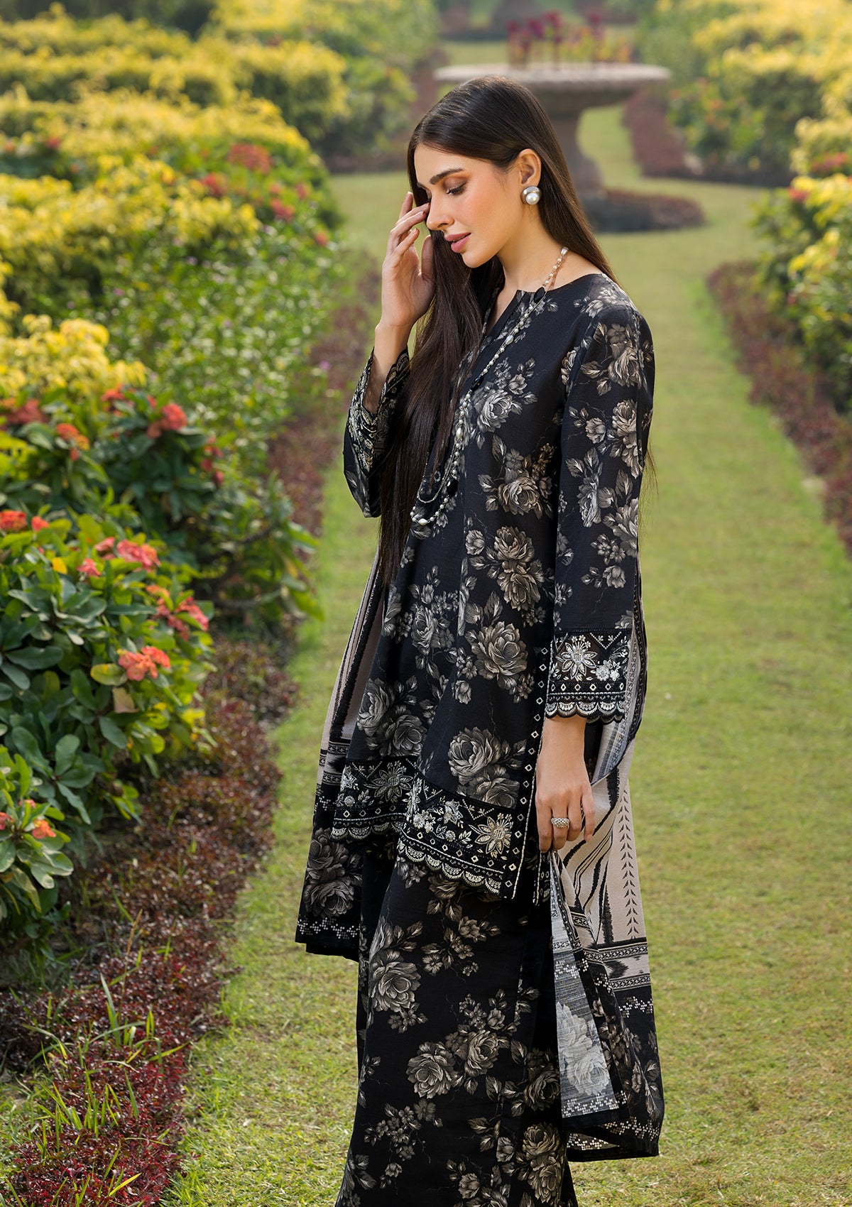 EMBROIDERED KHADDAR BT6513-BLK
