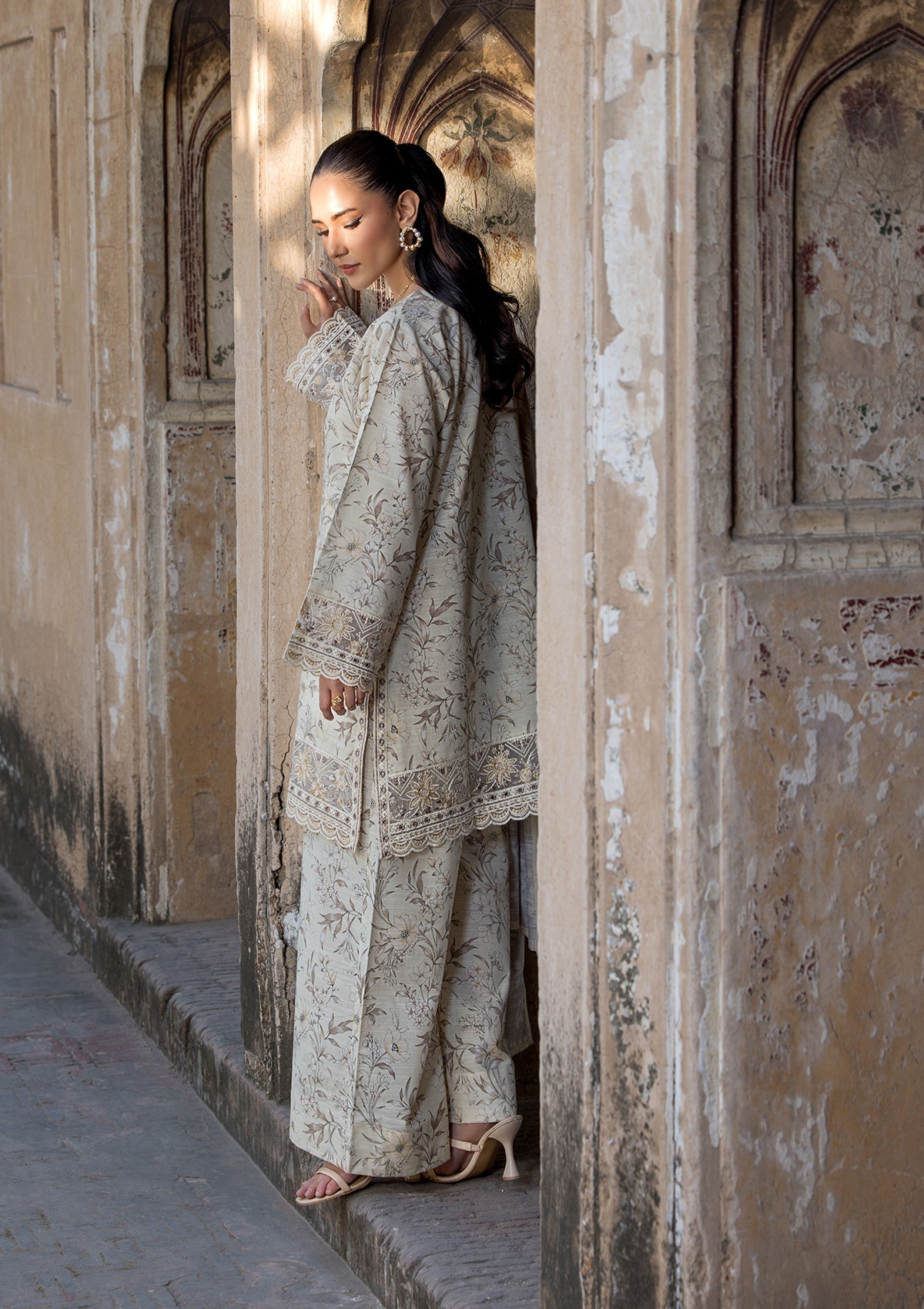 EMBROIDERED KHADDAR BT6513-SKN