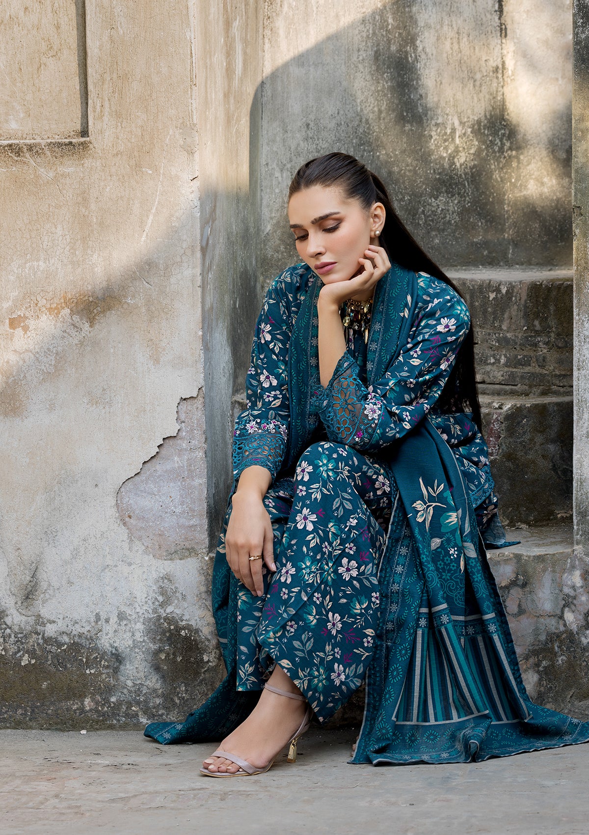 EMBROIDERED KHADDAR BT6513-RBL