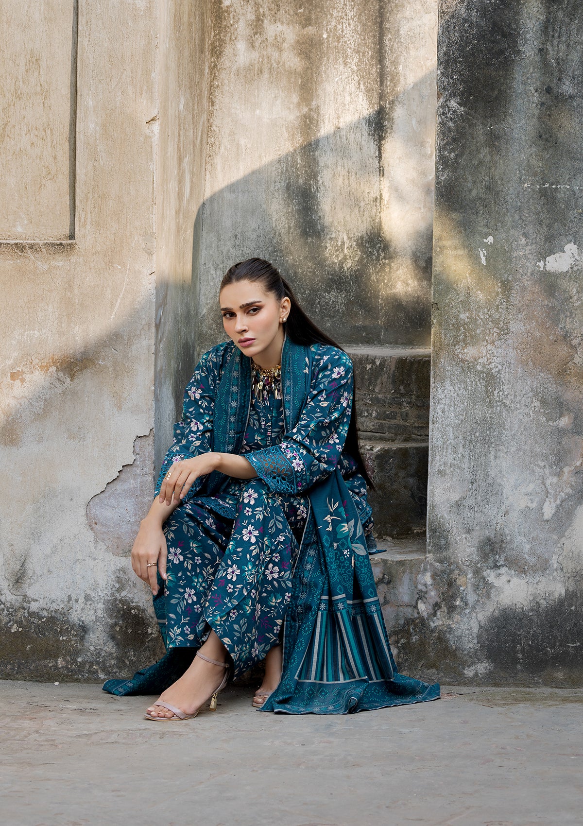 EMBROIDERED KHADDAR BT6513-RBL