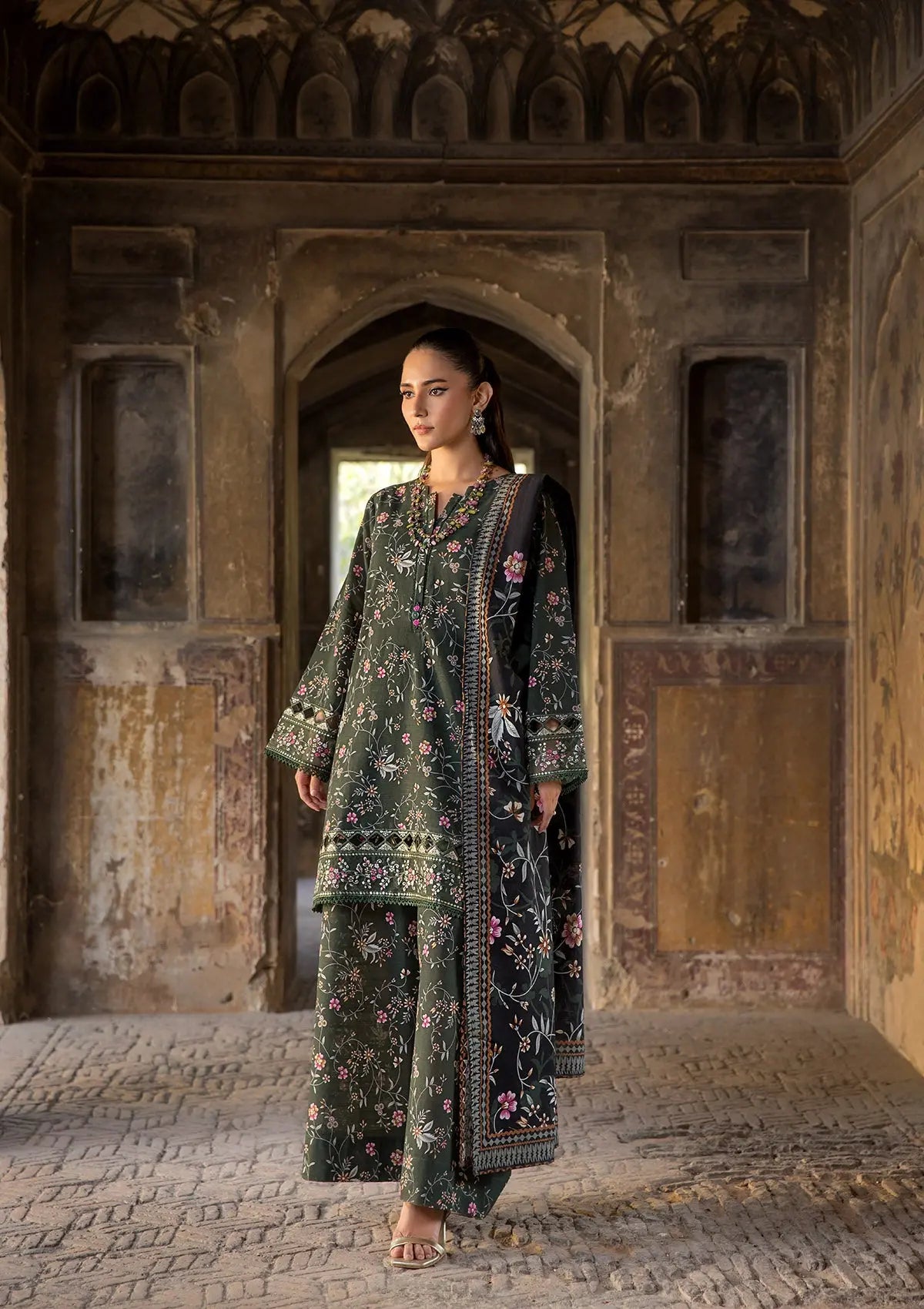 EMBROIDERED KHADDAR BT6513-DGN Bin Tayyab