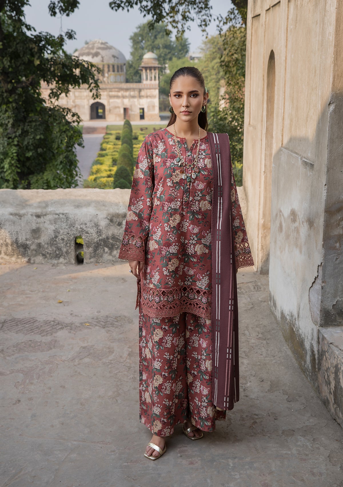 EMBROIDERED KHADDAR BT6513-RST