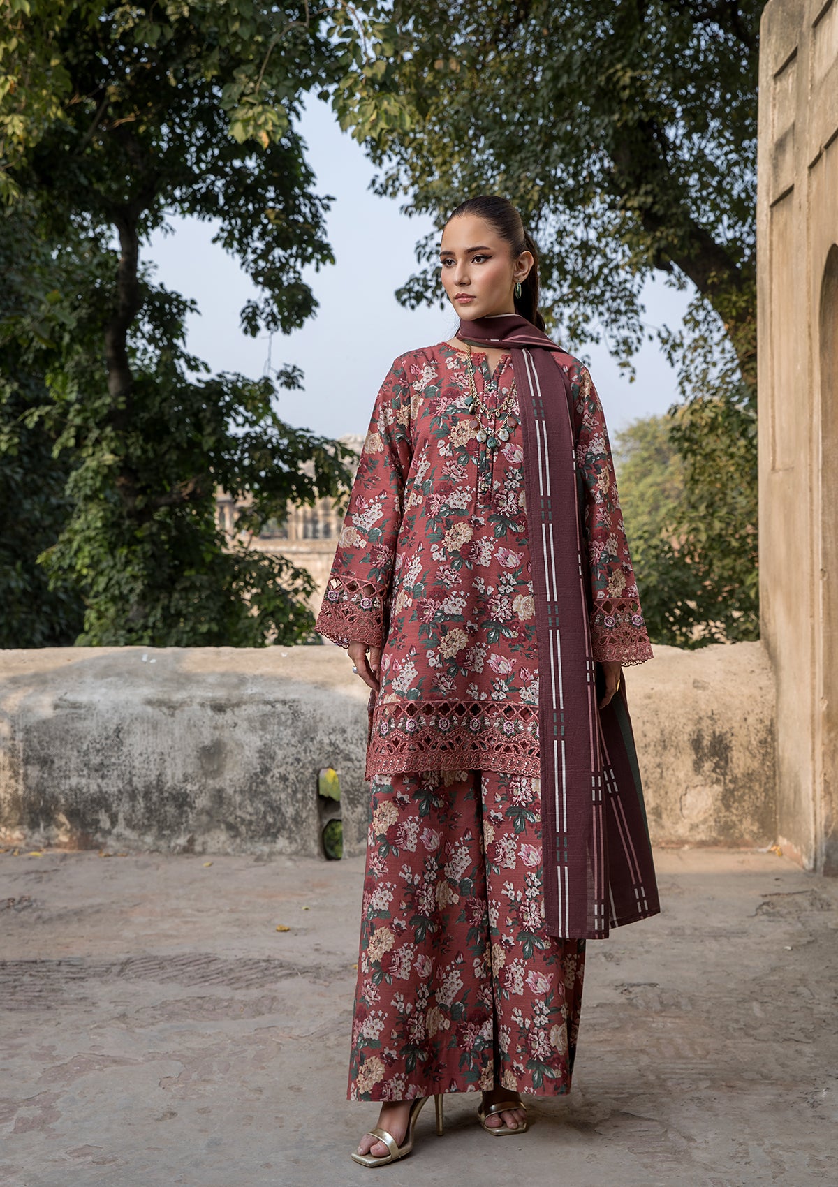 EMBROIDERED KHADDAR BT6513-RST