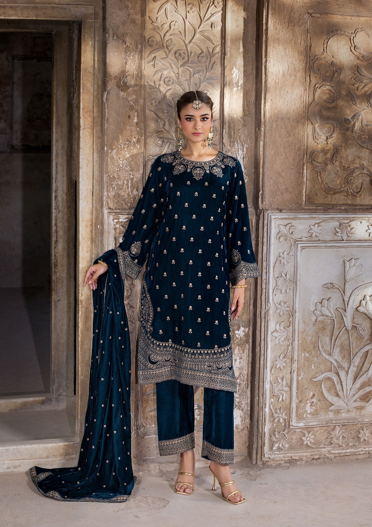 Embroidered Velvet BT6529-DBL