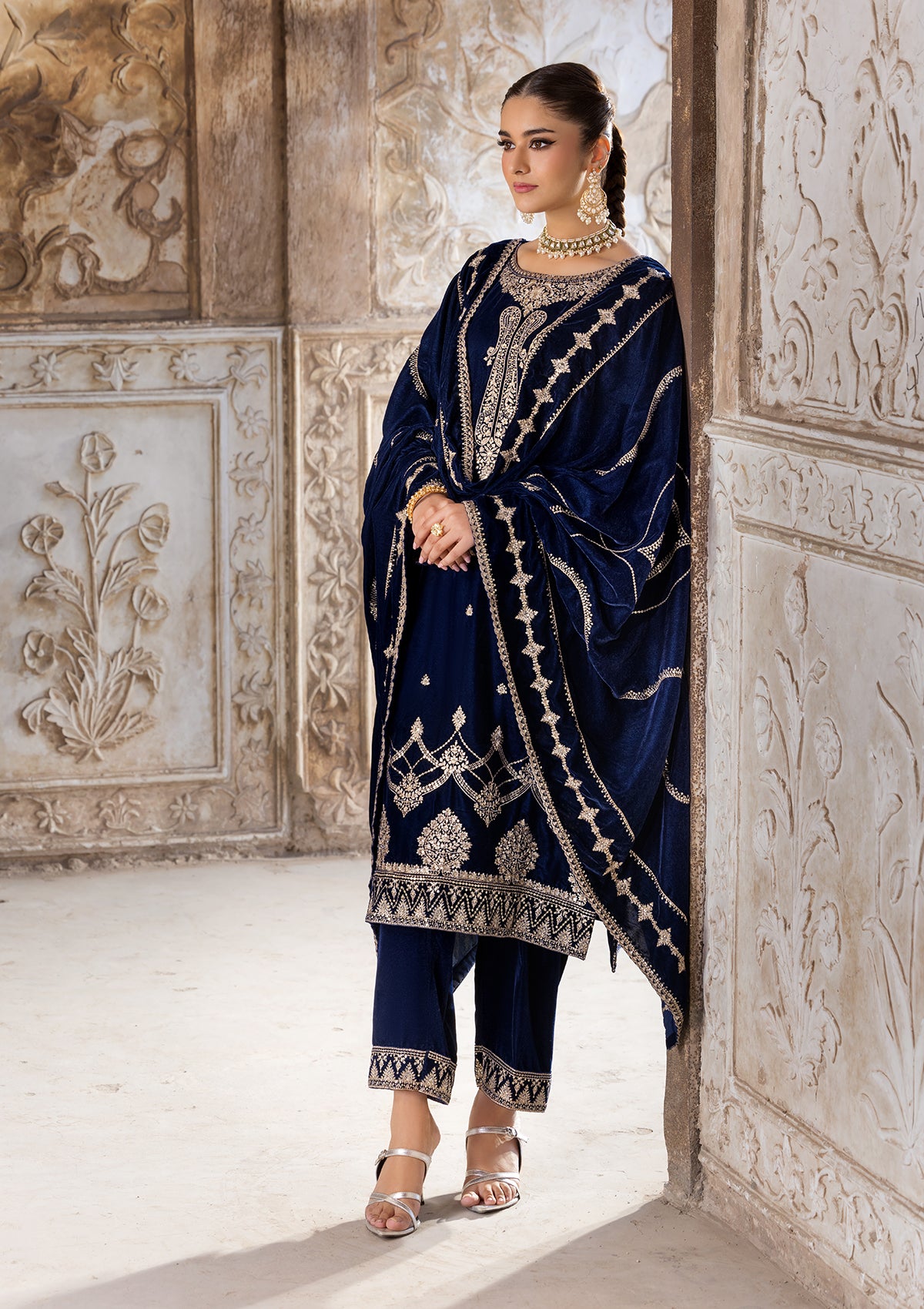 Embroidered Velvet BT6529-NBL