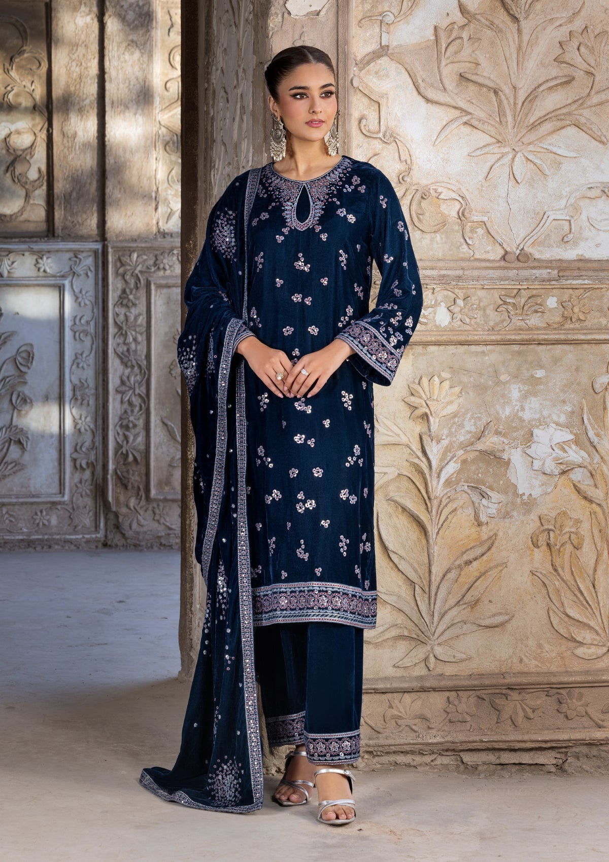Embroidered Velvet BT6529-BLU