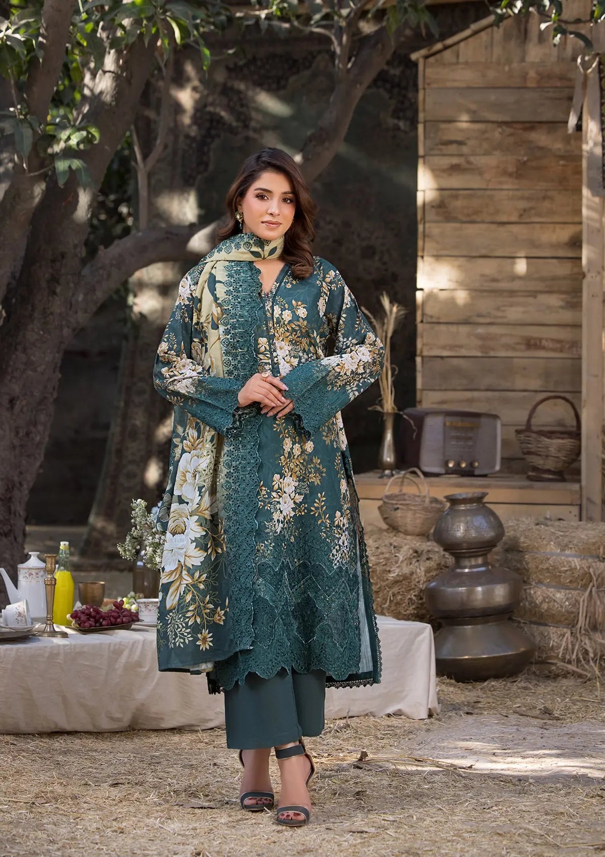 EMBROIDERED KHADDAR BT117-GRN Bin Tayyab