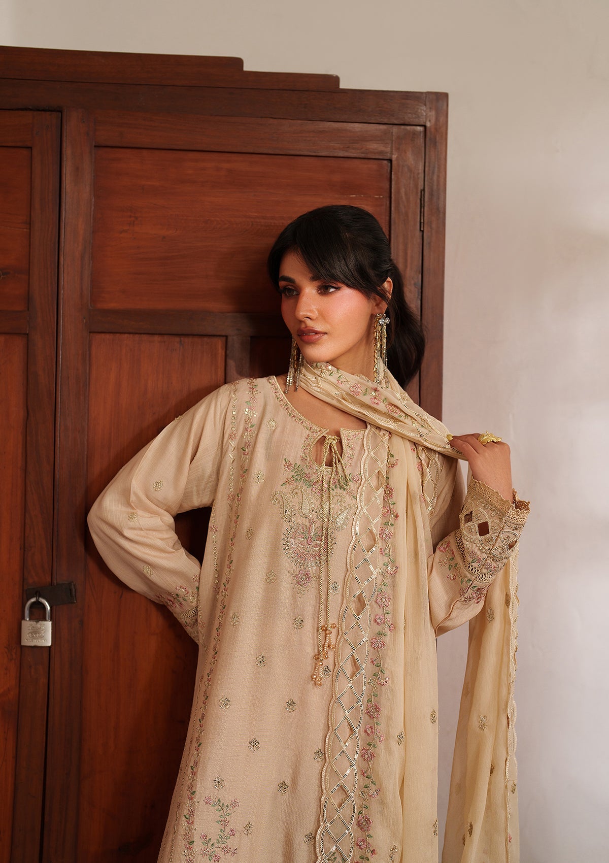 Embroidered Lawn BT6573-SKN Bin Tayyab