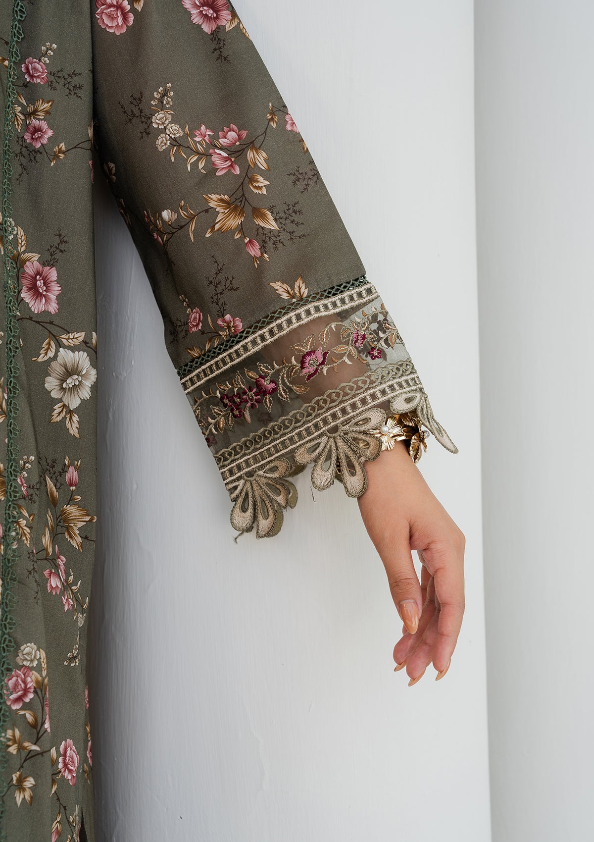 EMBROIDERED Lawn BT006887-GRN