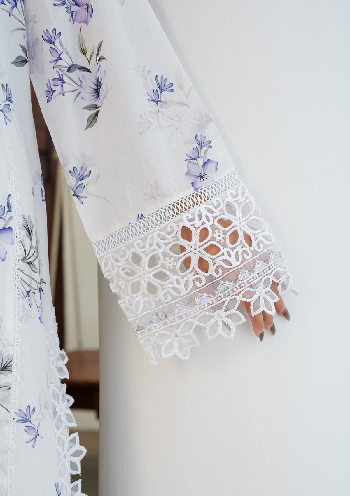 EMBROIDERED Lawn BT006887-OWH