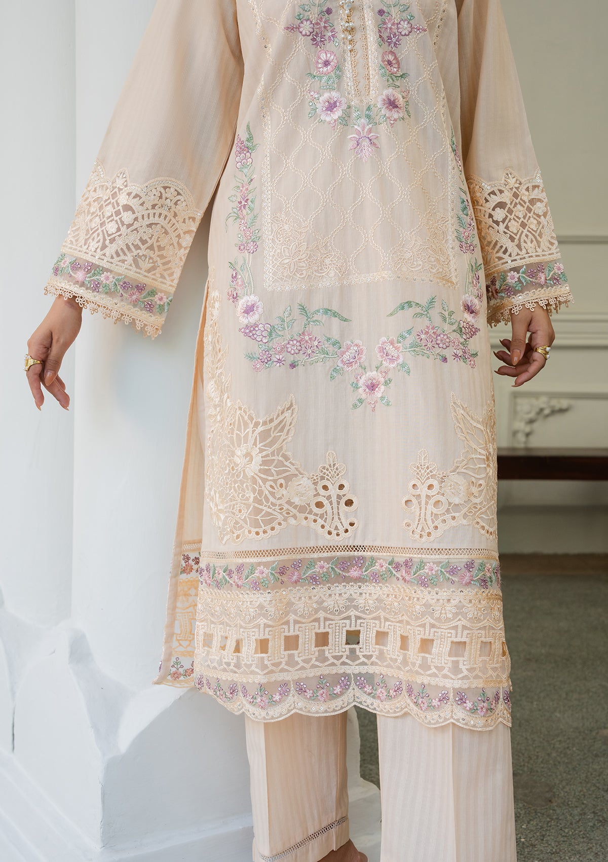 EMBROIDERED Lawn BT006880-SKN
