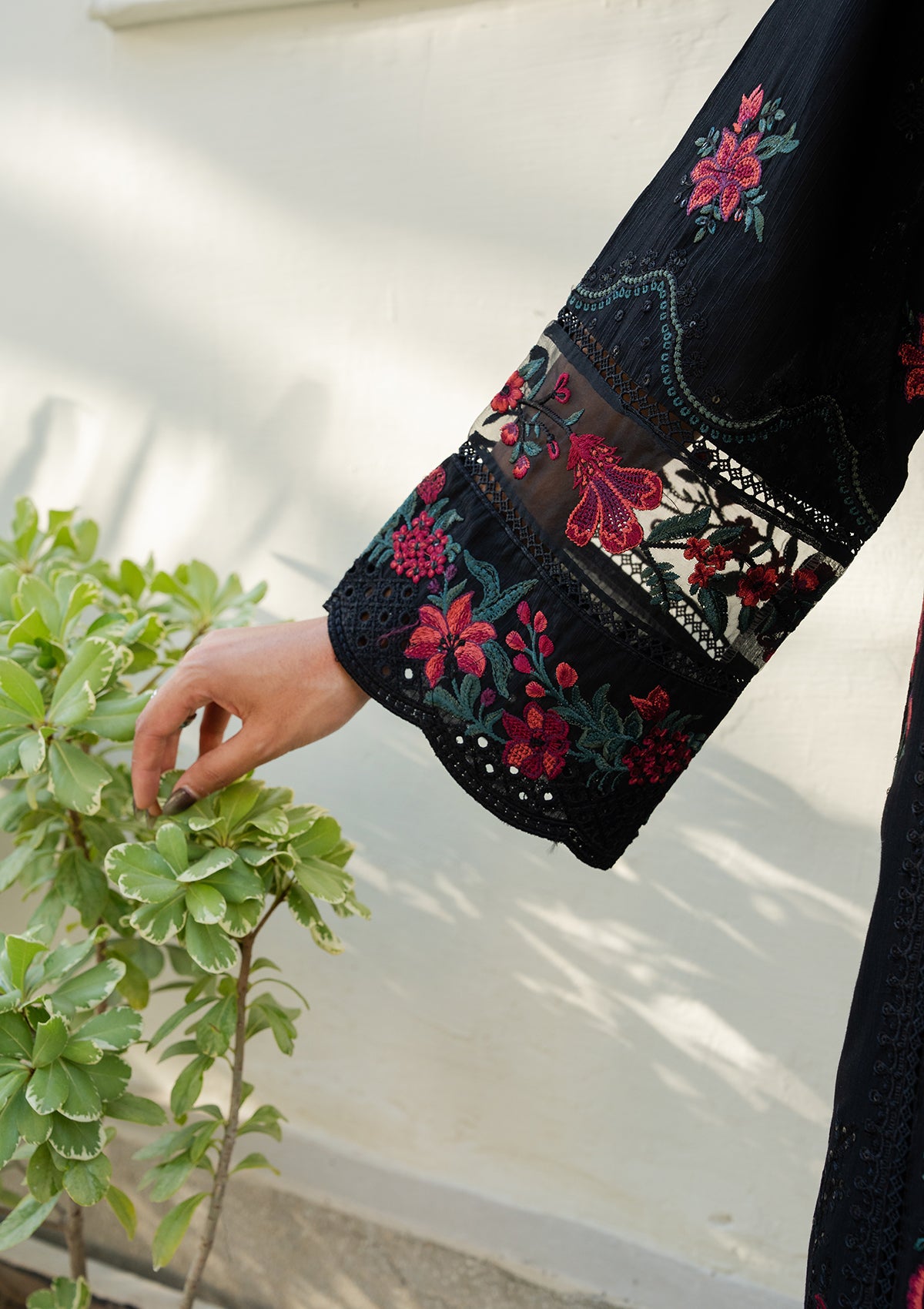 EMBROIDERED Lawn BT006880-BLK